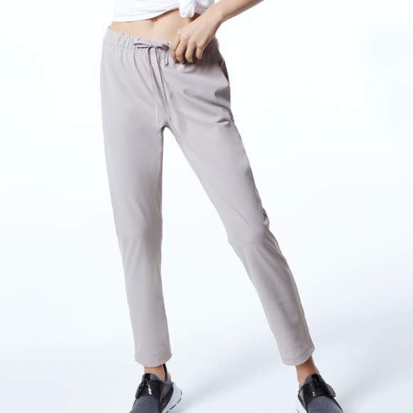 Aritzia The Constant Hanya Pant - Size Small Colour "Ashen" - Picture 1 of 10